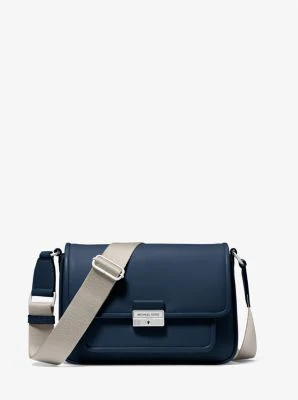 Bradshaw Medium Leather Messenger Bag - Image 17