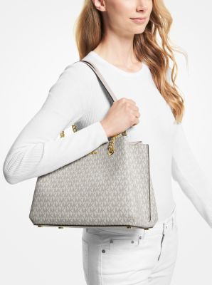 Teagan Large Logo  Shoulder Bag - Image 12